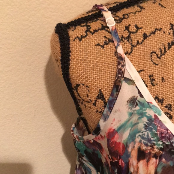 Apt 9 Sleeveless Floral Adjustable Strap Flowy Top-M - Picture 3 of 13